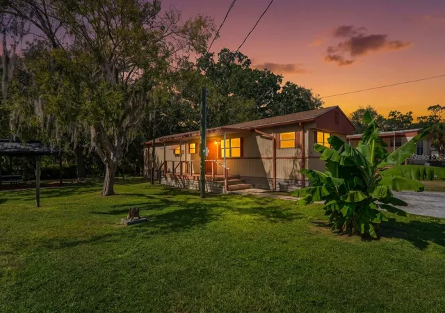 Photo 1 of Manufactured home for sale at 14621 & 14617 Coral Dr, Hudson, FL 34667 | MLS# W7890431 | Listing updated on 2026-10-23