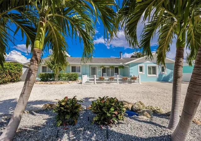 Single family home for sale at 902 25th Avenue W, PALMETTO, FL 34221 | MLS# A4710097