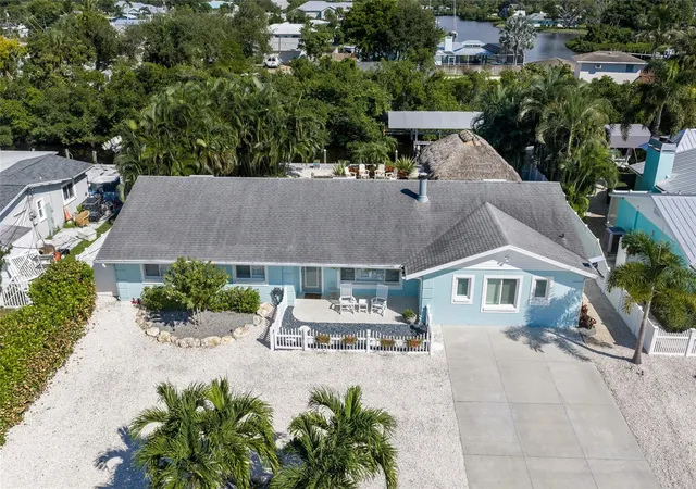 Photo 1 of Single family home for sale at 902 25th Avenue W, Palmetto, FL 34221 | MLS# A4710097 | Listing updated on 2026-10-23