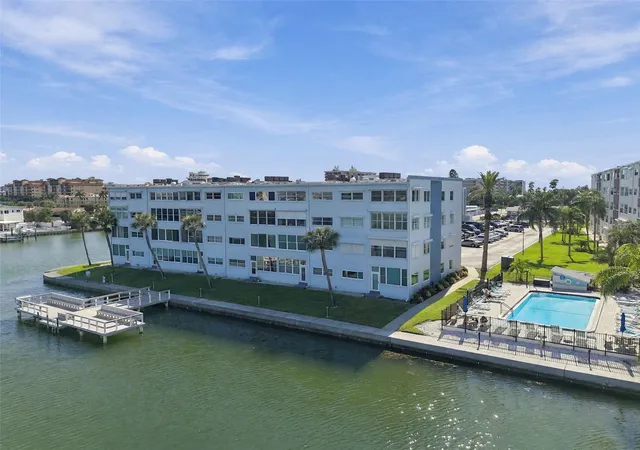 Condo for sale at 5555 Gulf Blvd #419, ST PETE BEACH, FL 33706 | MLS# TB8559418
