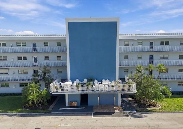 Photo 3 of Condo for sale at 5555 Gulf Blvd #419, St Pete Beach, FL 33706 | MLS# TB8559418 | Listing updated on 2026-10-22
