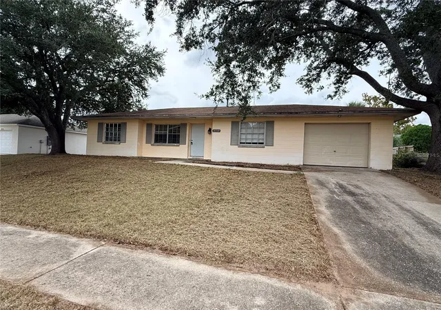 Photo 3 of Single family home for sale at 14922 Sw 38th Circle, Ocala, FL 34473 | MLS# OM734267 | Listing updated on 2026-10-20
