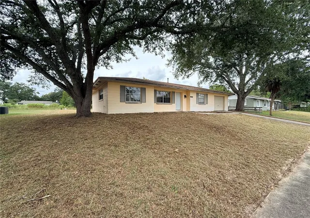 Photo 3 of Single family home for sale at 14922 SW 38th Circle, Ocala, FL 34473 | MLS# OM734267 | Listing updated on 2026-10-20