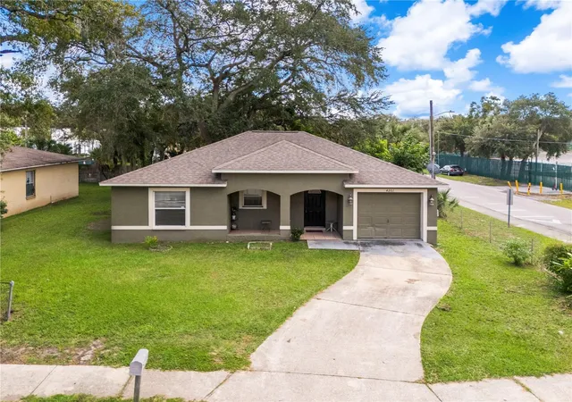 Photo 4 of Single family home for sale at 4201 E Wilma St, Tampa, FL 33617 | MLS# TB8559426 | Listing updated on 2026-10-20