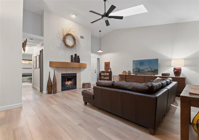 Photo 4 of House for sale at 3427 Hillmoor Dr, Palm Harbor, FL 34685 | MLS# TB8559430 | Listing updated on 2026-10-22
