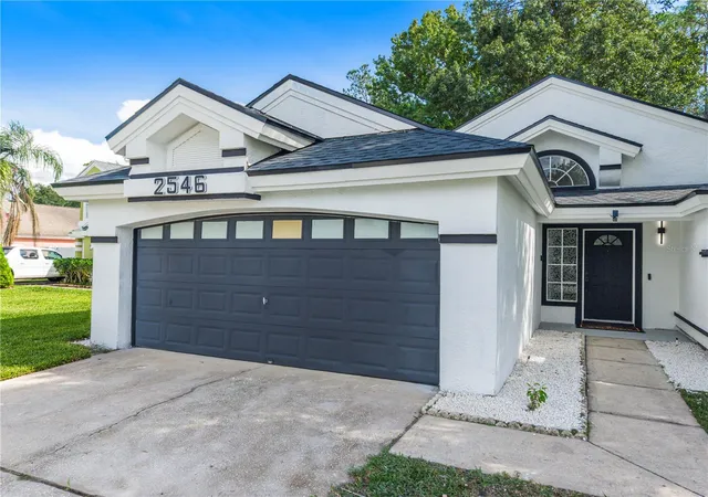 Photo 2 of Single family home for sale at 2546 Davenport Cir, Kissimmee, FL 34746 | MLS# S5159816 | Listing updated on 2026-10-22