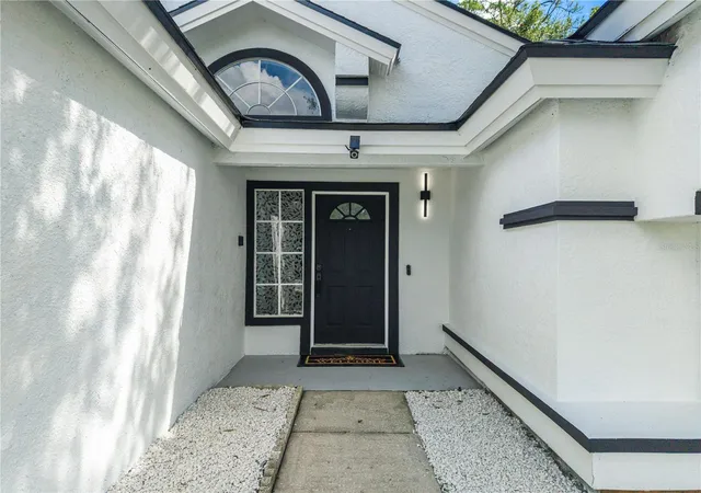 Photo 3 of Single family home for sale at 2546 Davenport Cir, Kissimmee, FL 34746 | MLS# S5159816 | Listing updated on 2026-10-22