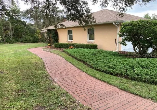 Photo 2 of Single family home for sale at 17455 SW 26th Terrace Rd, Ocala, FL 34473 | MLS# OM734269 | Listing updated on 2026-10-21