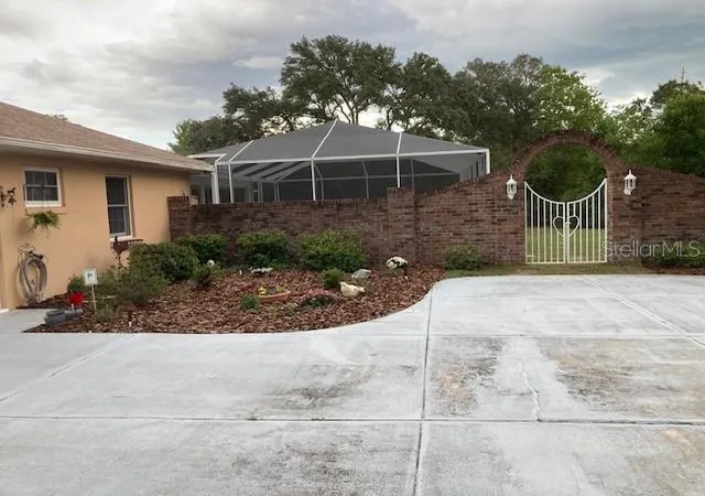 Photo 3 of Single family home for sale at 17455 SW 26th Terrace Rd, Ocala, FL 34473 | MLS# OM734269 | Listing updated on 2026-10-21
