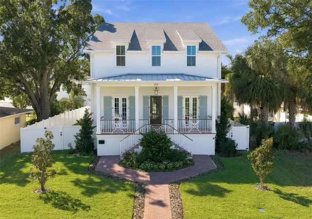 Photo 1 of Single family home for sale at 808 39th Avenue Ne, Saint Petersburg, FL 33703 | MLS# TB8559441 | Listing updated on 2026-10-22