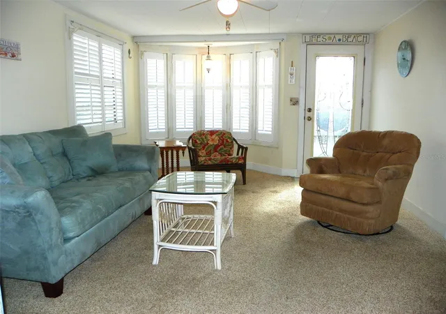 Photo 2 of Single family home for sale at 8 Plaza St E, Bradenton, FL 34208 | MLS# A4710112 | Listing updated on 2026-10-30