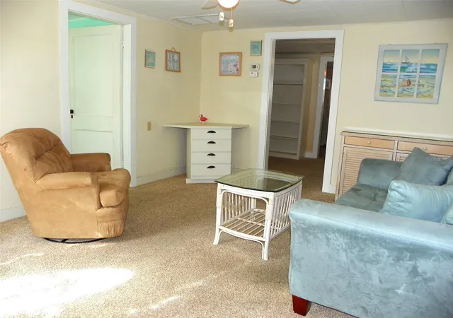 Photo 4 of Single family home for sale at 8 Plaza St E, Bradenton, FL 34208 | MLS# A4710112 | Listing updated on 2026-10-30