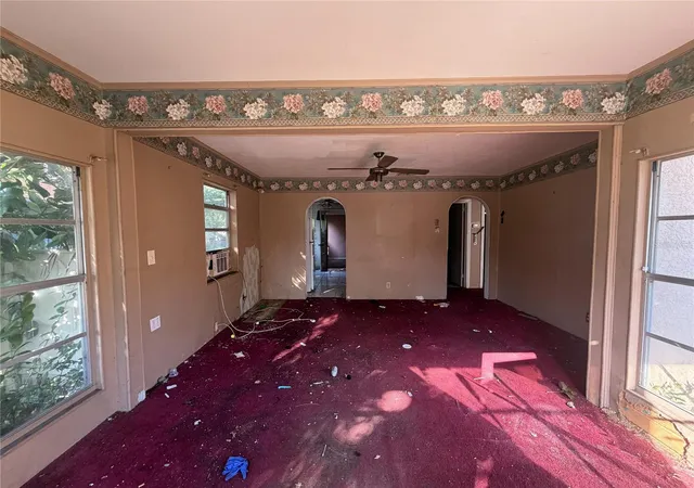 Photo 3 of Sale Pending at 2221 Union St S, Saint Petersburg, FL 33712 | MLS# O6450977 | Listing updated on 2026-10-22
