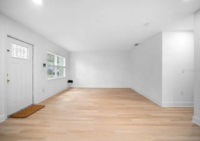 Photo 3 of Single family home for sale at 10002 Takomah Trl, Tampa, FL 33617 | MLS# N6146269 | Listing updated on 2026-10-24