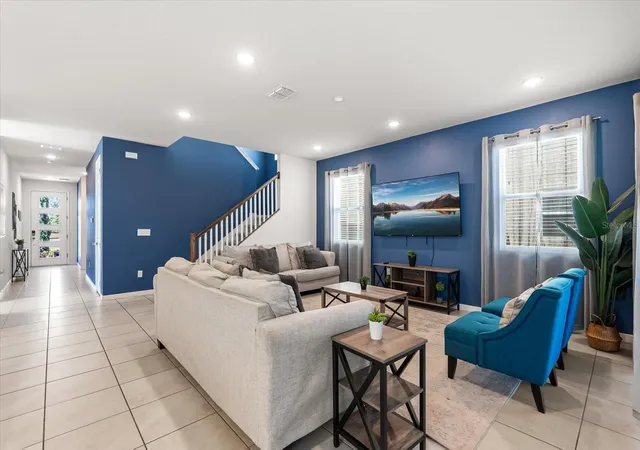 Photo 4 of Single family home for sale at 2009 Tropical Palms Cir, Kissimmee, FL 34747 | MLS# O6450986 | Listing updated on 2026-10-28