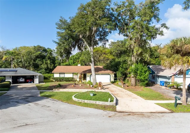 Photo 2 of Single family home for sale at 283 W Celery Cir, Oviedo, FL 32765 | MLS# O6450990 | Listing updated on 2026-10-29
