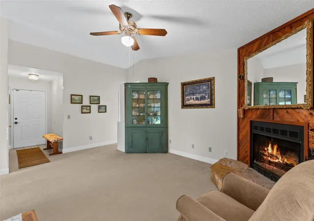 Photo 4 of Single family home for sale at 283 W Celery Cir, Oviedo, FL 32765 | MLS# O6450990 | Listing updated on 2026-10-29
