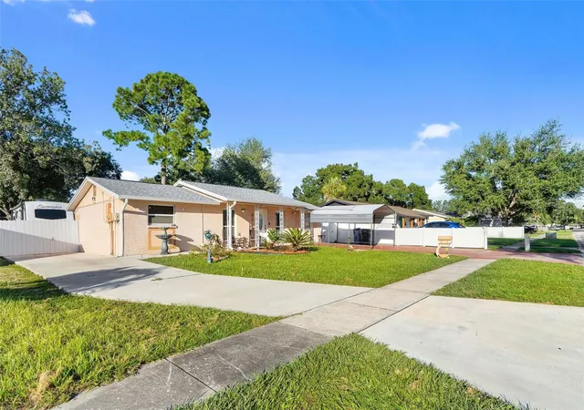 Photo 1 of Single family home for sale at 8513 Woodlake Dr, Tampa, FL 33615 | MLS# TB8559456 | Listing updated on 2026-10-29