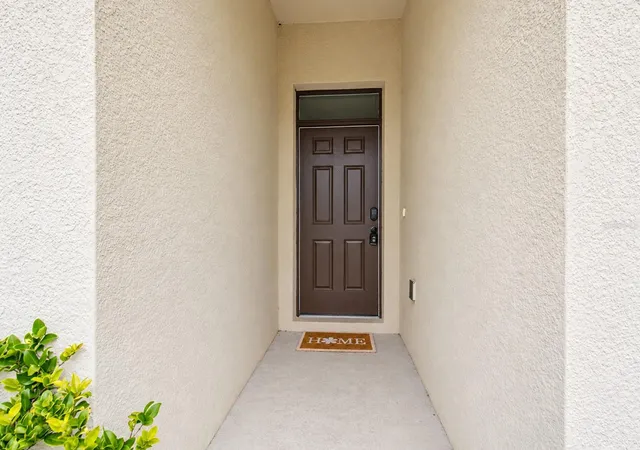 Photo 4 of Single family home for sale at 1895 Cassidy Knoll Dr, Kindred, FL 34744 | MLS# S5159824 | Listing updated on 2026-10-22