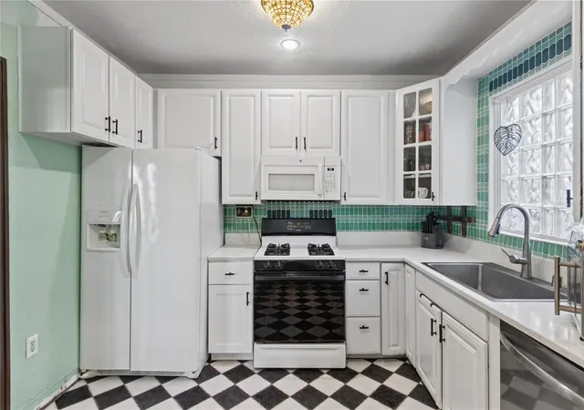 Photo 2 of Single family home for sale at 530 S 7th Street, Lake Wales, FL 33853 | MLS# P4940217 | Listing updated on 2026-10-21