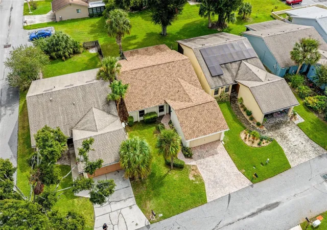 Photo 3 of Single family home for sale at 3947 Cypress Landing W, Winter Haven, FL 33884 | MLS# TB8559476 | Listing updated on 2026-10-22