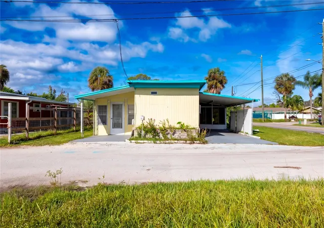 Photo 2 of Manufactured home for sale at 5044 Southtowne Loop, New Port Richey, FL 34652 | MLS# TB8559490 | Listing updated on 2026-10-20