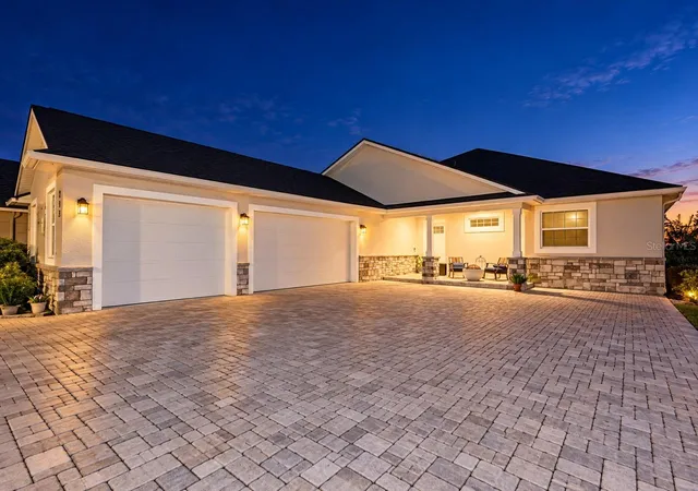 Single family home for sale at 915 Hart Lake Ct, WINTER HAVEN, FL 33884 | MLS# L4965885