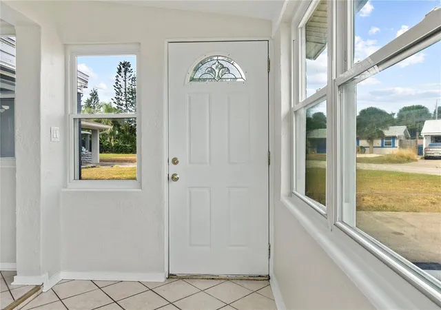 Photo 2 of Single family home for sale at 16 Hibiscus Dr, Ormond Beach, FL 32176 | MLS# O6451022 | Listing updated on 2026-10-23