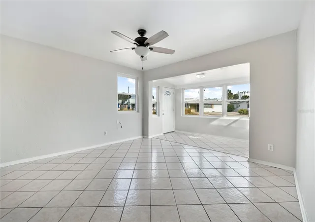 Photo 4 of Single family home for sale at 16 Hibiscus Dr, Ormond Beach, FL 32176 | MLS# O6451022 | Listing updated on 2026-10-23