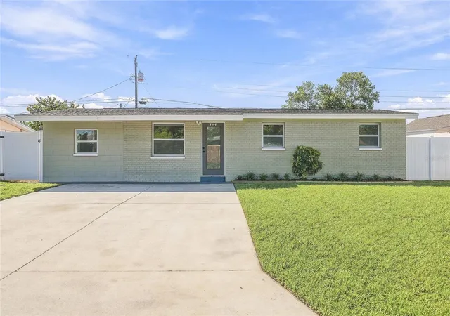 Single family home for sale at 4544 W Minnehaha St, TAMPA, FL 33614 | MLS# TB8559494