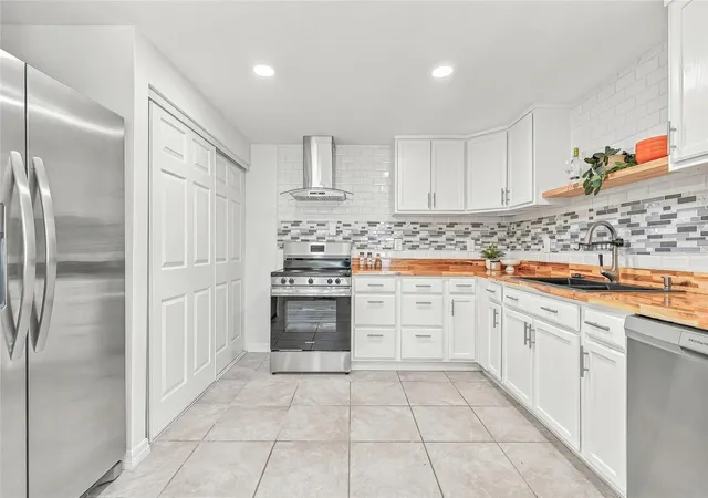 Photo 4 of Single family home for sale at 4544 W Minnehaha St, Tampa, FL 33614 | MLS# TB8559494 | Listing updated on 2026-10-28