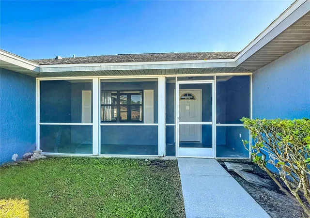 Photo 3 of Single family home for sale at 940 Stockport Dr, Kissimmee, FL 34758 | MLS# O6451035 | Listing updated on 2026-10-27