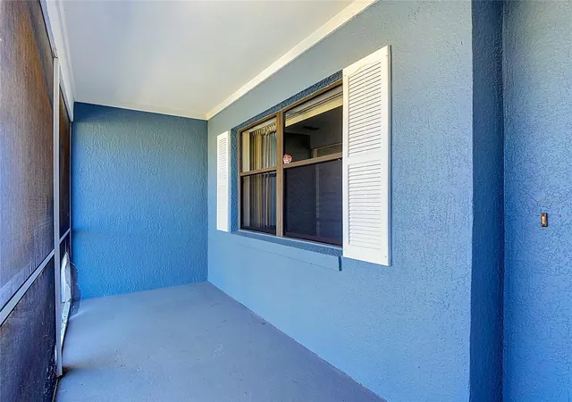 Photo 4 of Single family home for sale at 940 Stockport Dr, Kissimmee, FL 34758 | MLS# O6451035 | Listing updated on 2026-10-27
