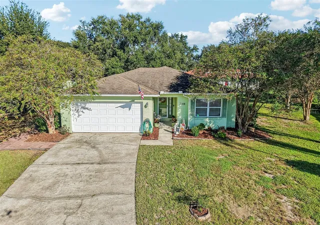 Photo 1 of Single family home for sale at 2108 Glen Hts Pl, Lakeland, FL 33813 | MLS# L4965887 | Listing updated on 2026-10-20