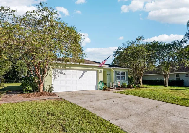Photo 4 of Single family home for sale at 2108 Glen Hts Pl, Lakeland, FL 33813 | MLS# L4965887 | Listing updated on 2026-10-20