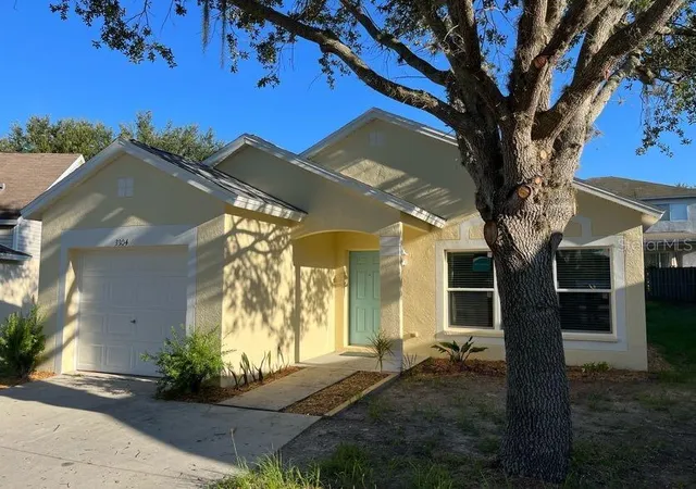 Photo 1 of Single family home for sale at 3304 Summer Is Ct, Valrico, FL 33594 | MLS# O6451042 | Listing updated on 2026-10-20