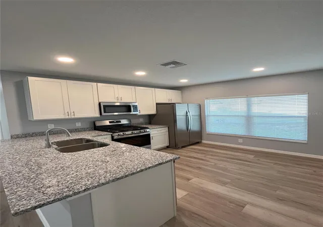Photo 4 of Single family home for sale at 3304 Summer Is Ct, Valrico, FL 33594 | MLS# O6451042 | Listing updated on 2026-10-20