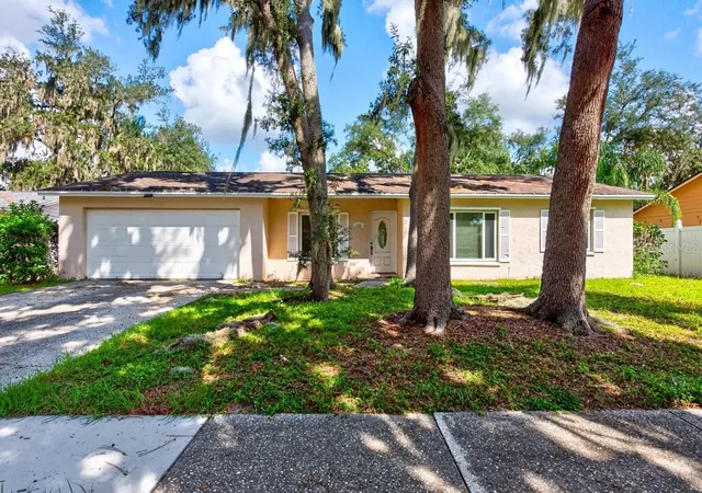Photo 1 of Single family home for sale at 518 Wynnwood Dr, Brandon, FL 33511 | MLS# TB8559517 | Listing updated on 2026-10-21