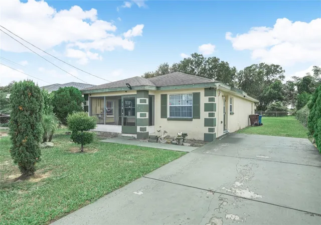 Photo 1 of Single family home for sale at 215 Dorsett Ave, Lake Wales, FL 33853 | MLS# L4965888 | Listing updated on 2026-10-20
