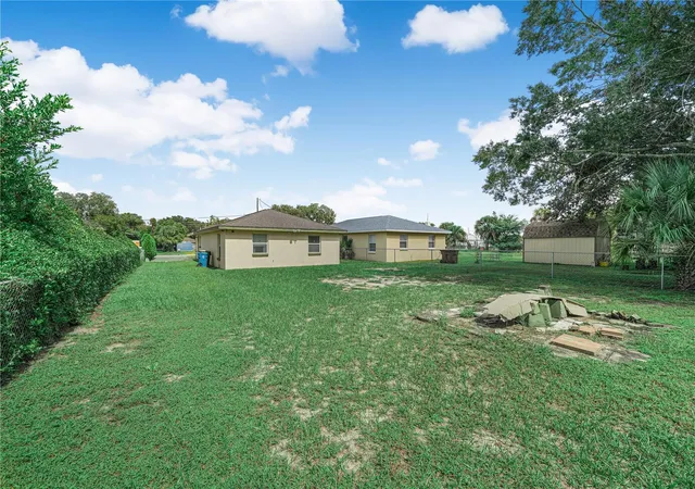 Photo 4 of Single family home for sale at 215 Dorsett Ave, Lake Wales, FL 33853 | MLS# L4965888 | Listing updated on 2026-10-20