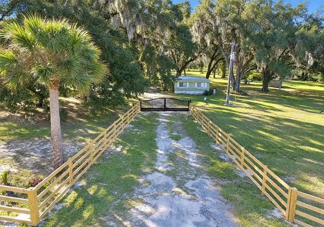 Land for sale at 2930 Griffin Ave, LADY LAKE, FL 32159 | MLS# G5119258