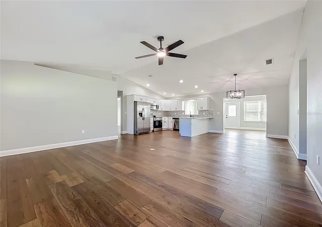 Photo 4 of Single family home for sale at 4441 Iris St N, Lakeland, FL 33813 | MLS# L4965889 | Listing updated on 2026-10-20