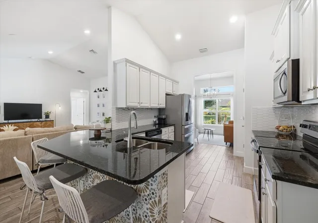Photo 3 of Single family home for sale at 300 Fordham Rd, Venice, FL 34293 | MLS# N6146274 | Listing updated on 2026-10-24