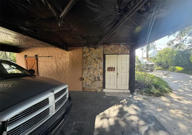 Photo 3 of Single family home for sale at 960 Lake Cvs Trl, Lakeland, FL 33813 | MLS# O6451051 | Listing updated on 2026-10-20