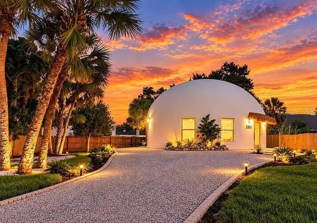 Photo 1 of Single family home for sale at 2881 Gentian Rd, Venice, FL 34293 | MLS# A4710148 | Listing updated on 2026-10-20