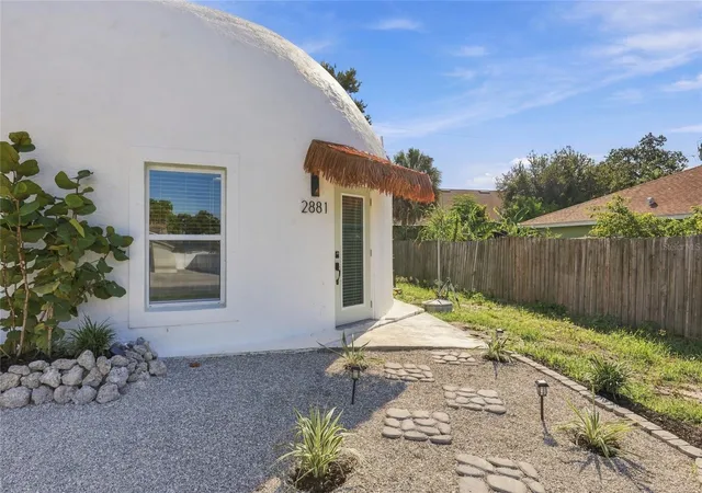 Photo 3 of Single family home for sale at 2881 Gentian Rd, Venice, FL 34293 | MLS# A4710148 | Listing updated on 2026-10-20