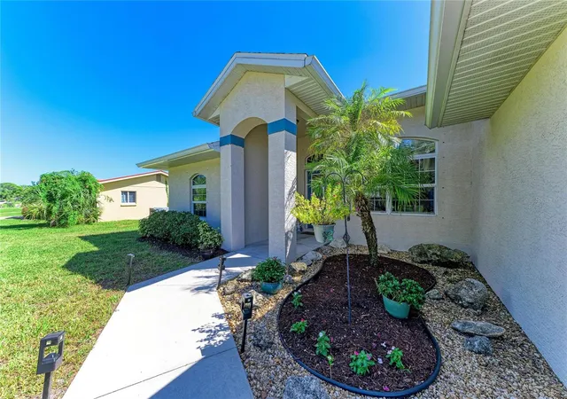 Photo 3 of Single family home for sale at 485 Grant Rd, Venice, FL 34293 | MLS# N6146276 | Listing updated on 2026-10-23