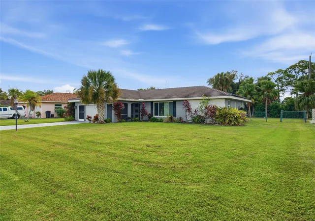 Photo 2 of Single family home for sale at 204 Monet Dr, Nokomis, FL 34275 | MLS# A4710157 | Listing updated on 2026-10-20