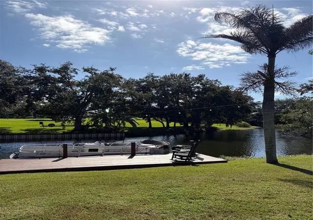 Photo 2 of Single family home for sale at 3732 Quando Cir, Belle Isle, FL 32812 | MLS# O6451083 | Listing updated on 2026-10-21