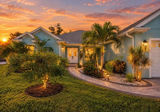 Photo 1 of Single family home for sale at 716 Laurel Ave, Venice, FL 34285 | MLS# N6146277 | Listing updated on 2026-10-28
